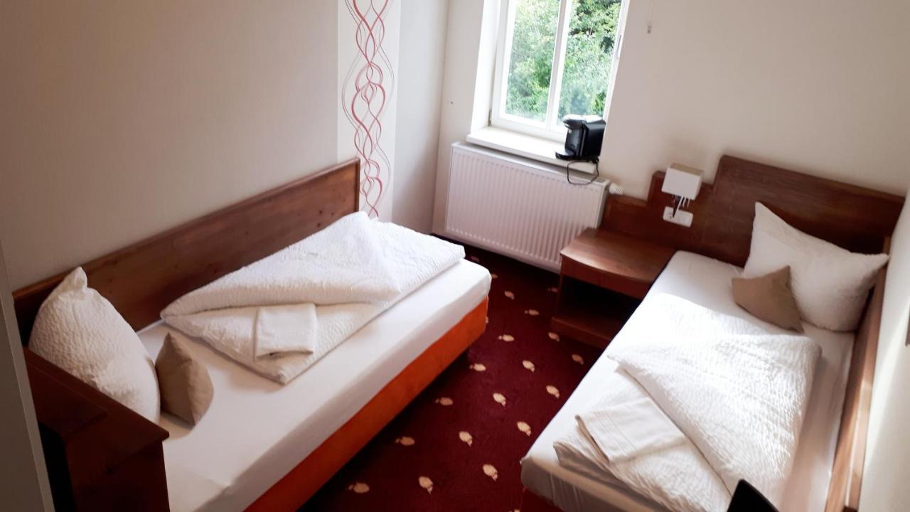 Pension Duever Themar Buitenkant foto